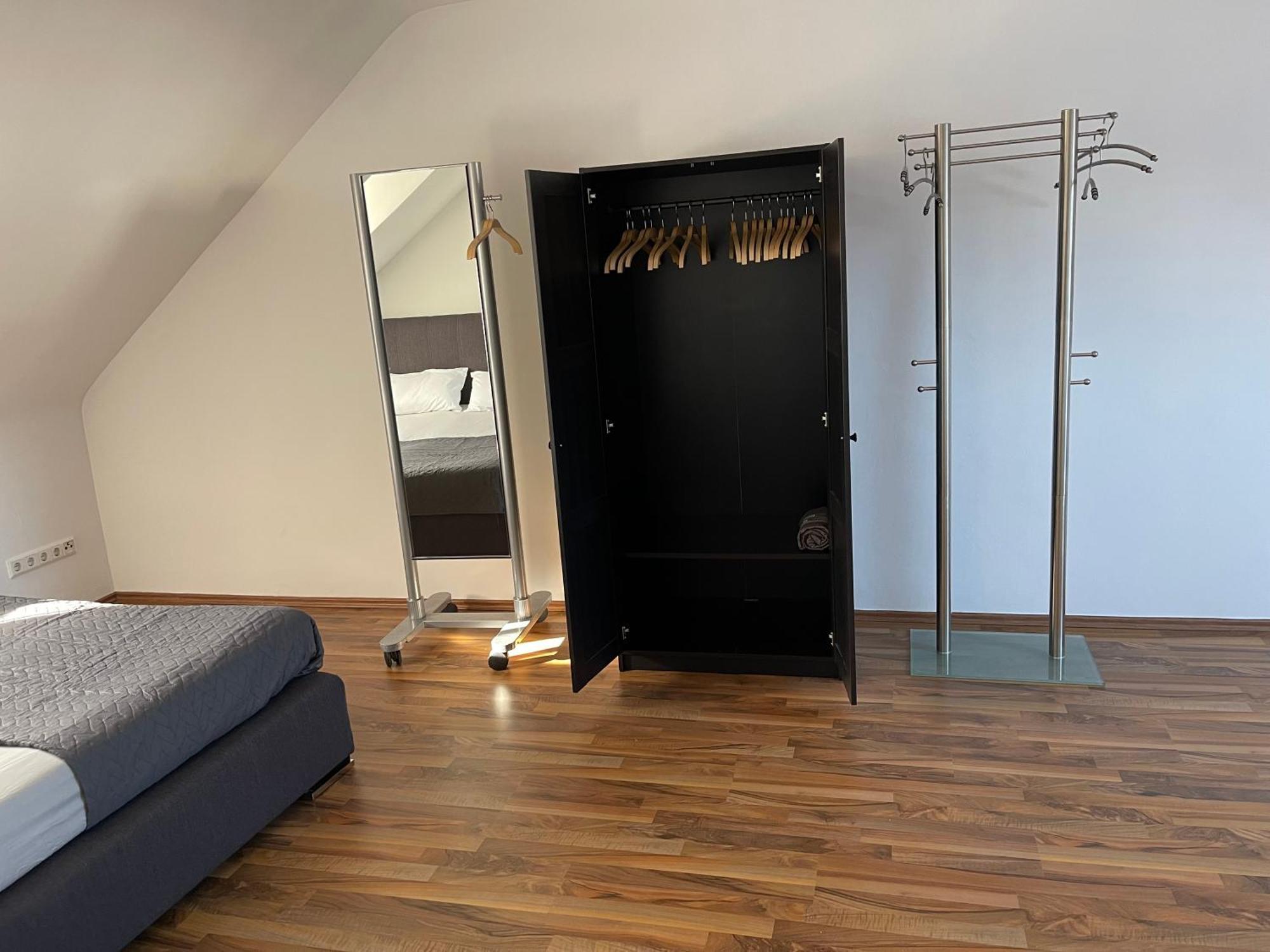 Geraeumige 3-Zimmer-Ferienwohnung Im Herzen Von Кассель Экстерьер фото