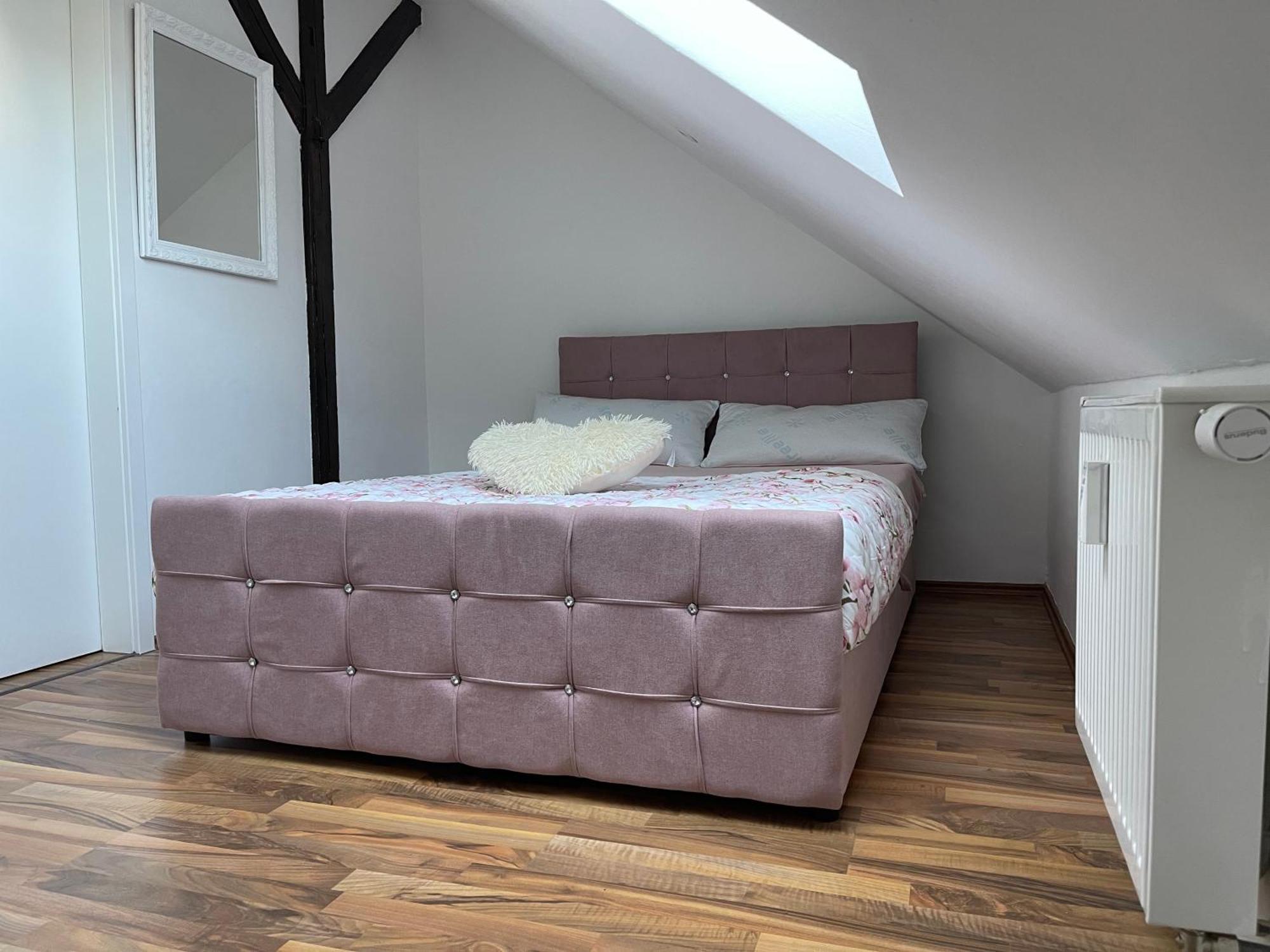 Geraeumige 3-Zimmer-Ferienwohnung Im Herzen Von Кассель Экстерьер фото