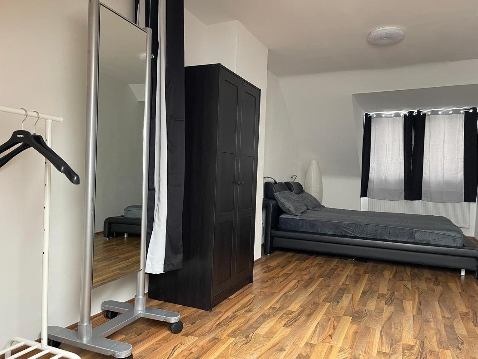 Geraeumige 3-Zimmer-Ferienwohnung Im Herzen Von Кассель Экстерьер фото