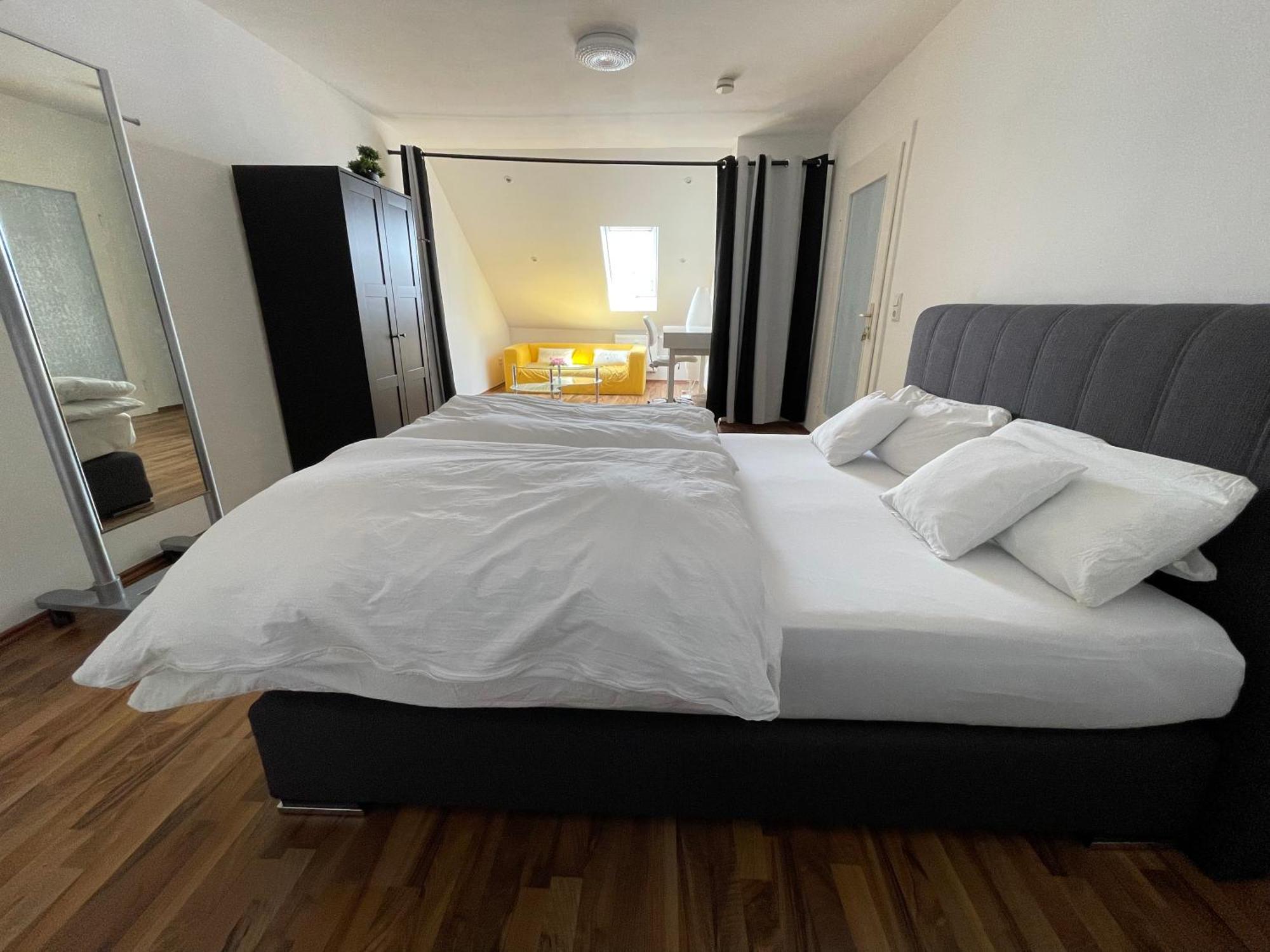 Geraeumige 3-Zimmer-Ferienwohnung Im Herzen Von Кассель Экстерьер фото